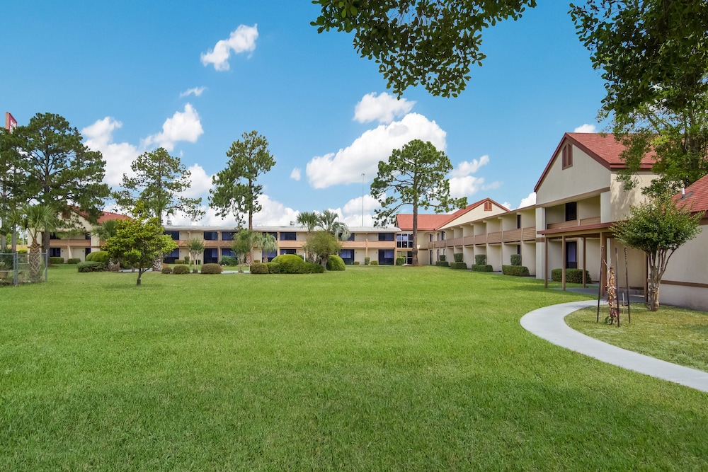 Red Roof Inn & Suites Brunswick I 95 - photo 29