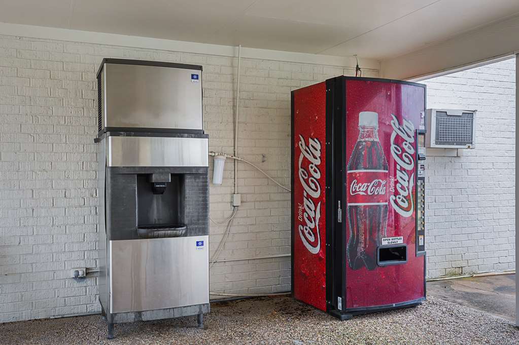 Motel 6 Madisonville TX - photo 30