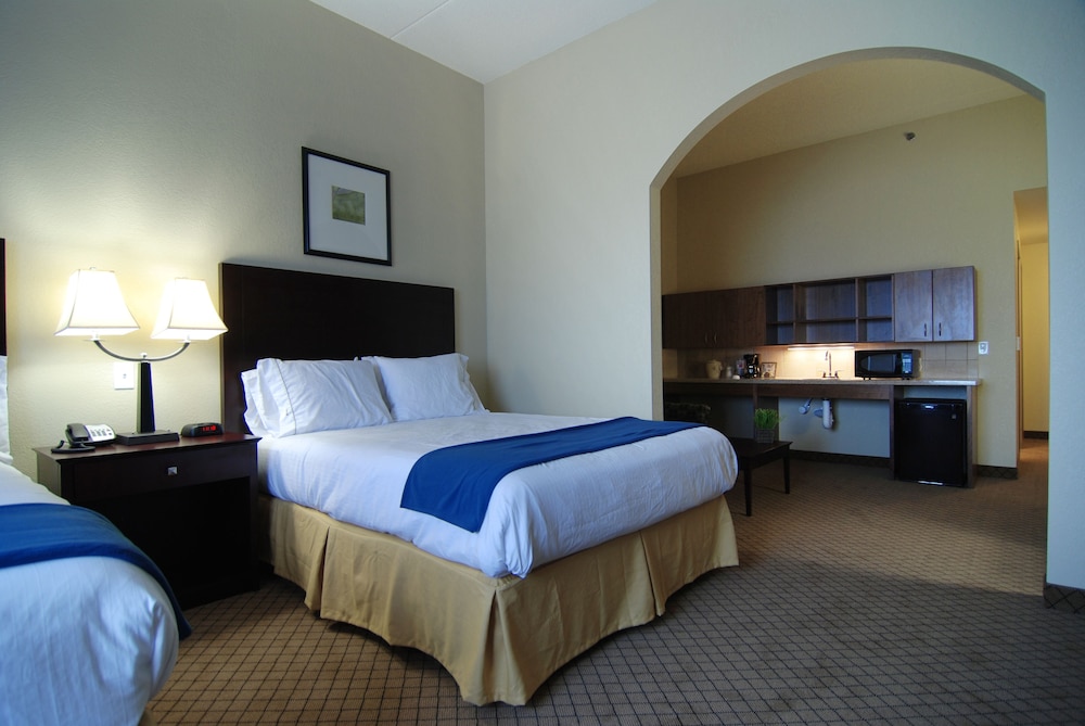Holiday Inn Express Hotel and Suites Mankato East by IHG - photo 8