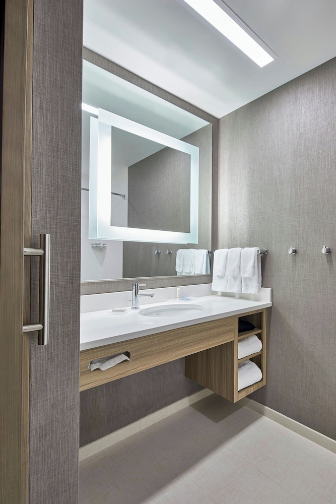 SpringHill Suites by Marriott Charlotte at Carowinds - photo 18
