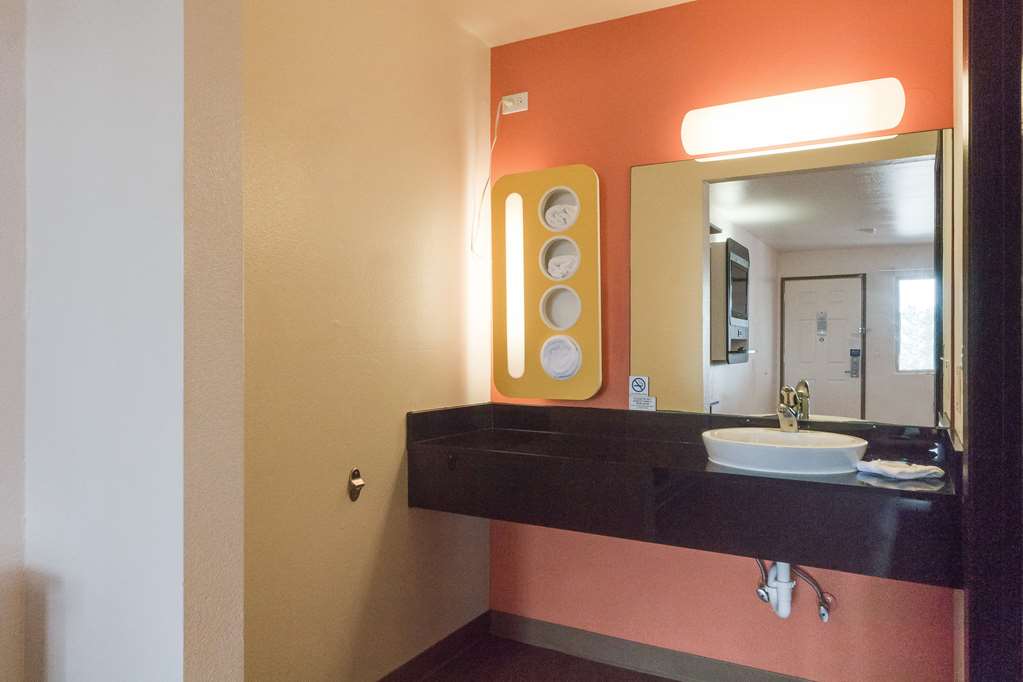 Motel 6 Brownsville TX North - photo 18