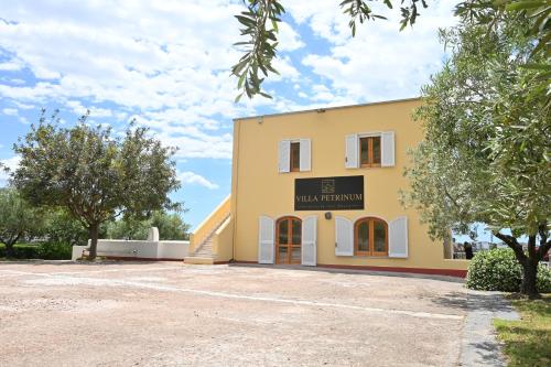 3 Bedroom Stunning Home In Mondragone — 4-Star Luxury Hotel in Mondragone, Italy