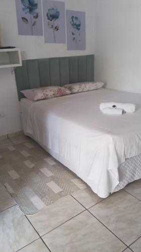 Pousada santos ll kitnet confortável com ar condicionado in Londrina, Brasil