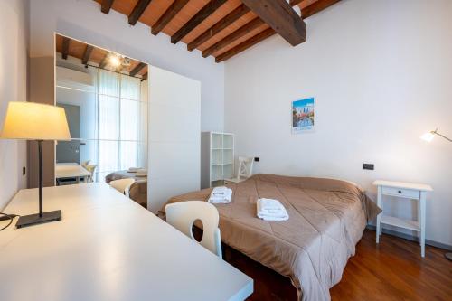 GuestHost Central Shiny Apartment x3 — 4-Star Luxury Hotel in Parma, Italy