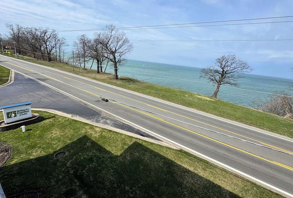 Holiday Inn Express & Suites St Joseph by IHG - photo 38