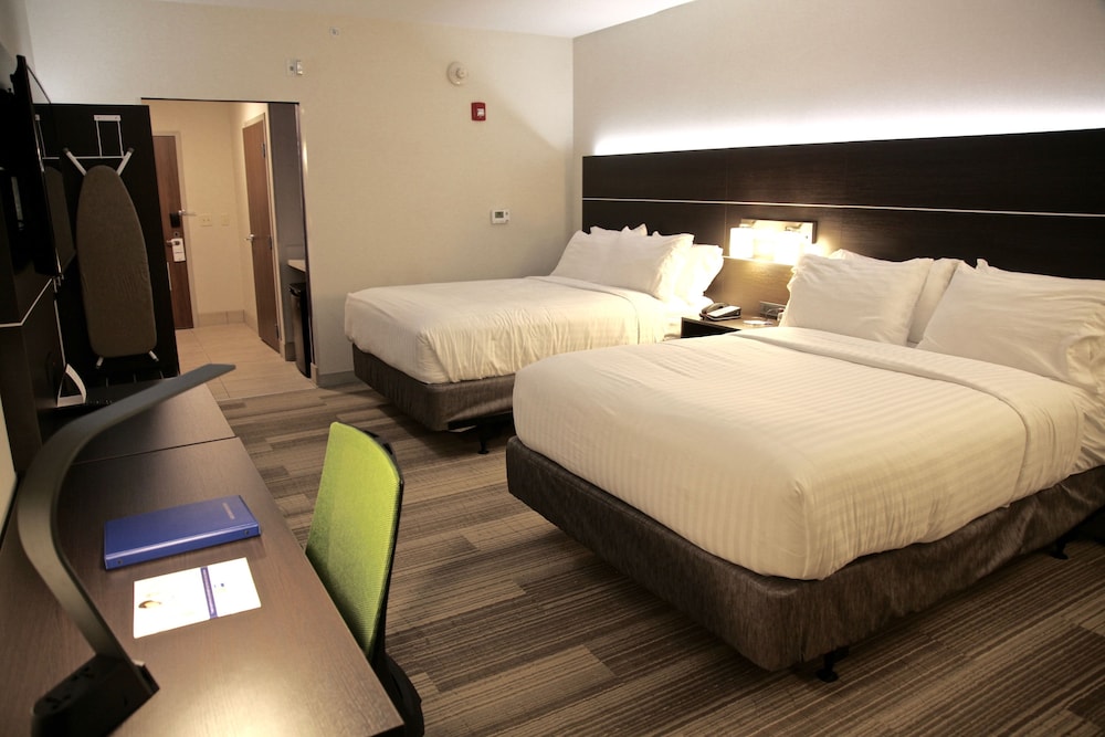 Holiday Inn Express & Suites Oswego by IHG - photo 6