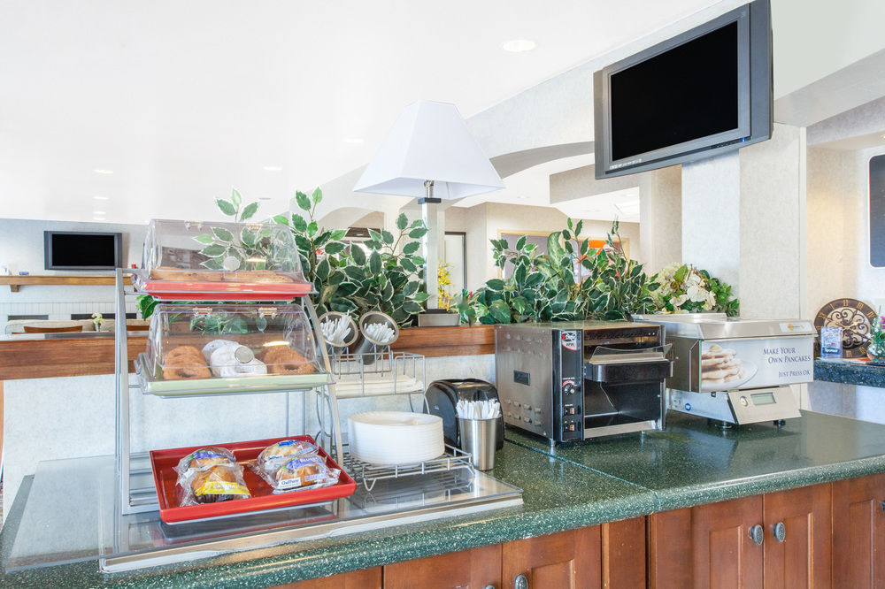 Hawthorn Suites by Wyndham Holland Toledo Area - photo 32