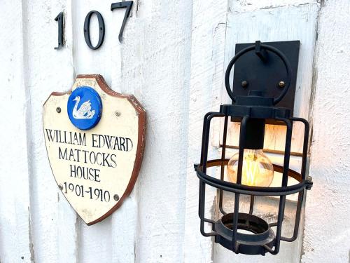 Historic Waterfront Downtown Boat Slip Avail — 4-Star Luxury Hotel in Swansboro, United States