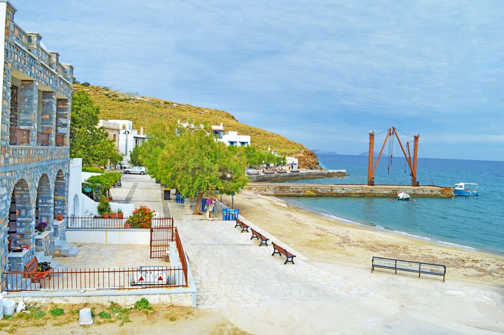 Moutsouna Beach 1 - last minute hotel in Naxos