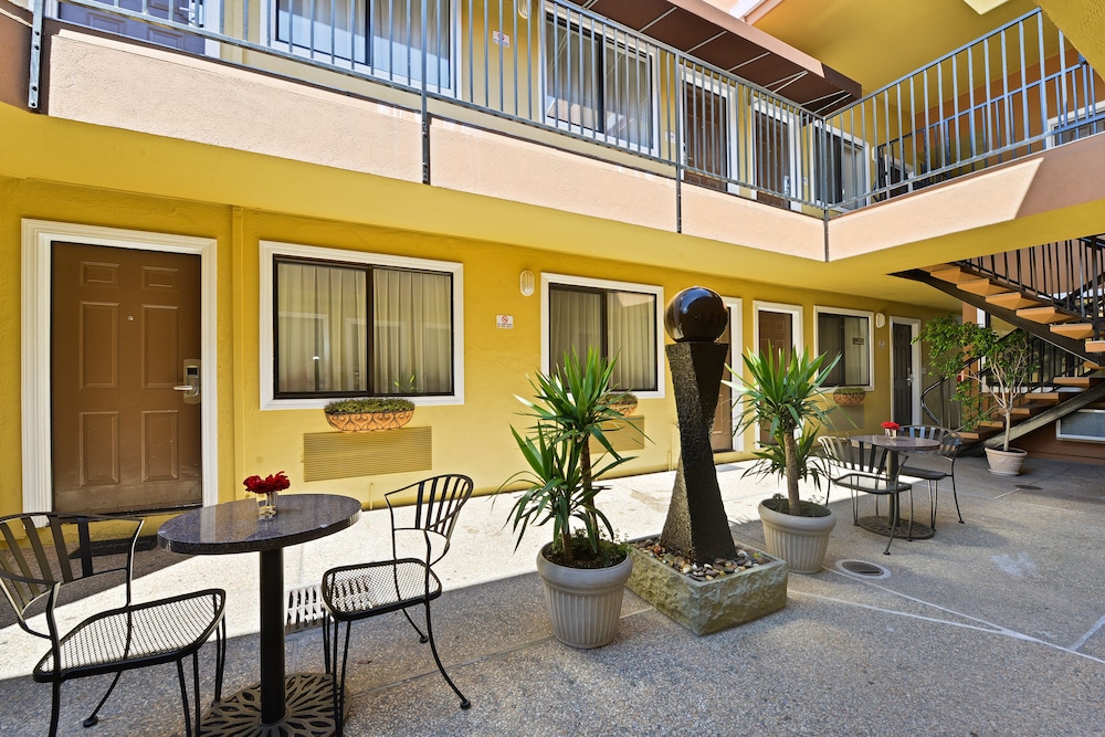 Inn By The Sfo - photo 31