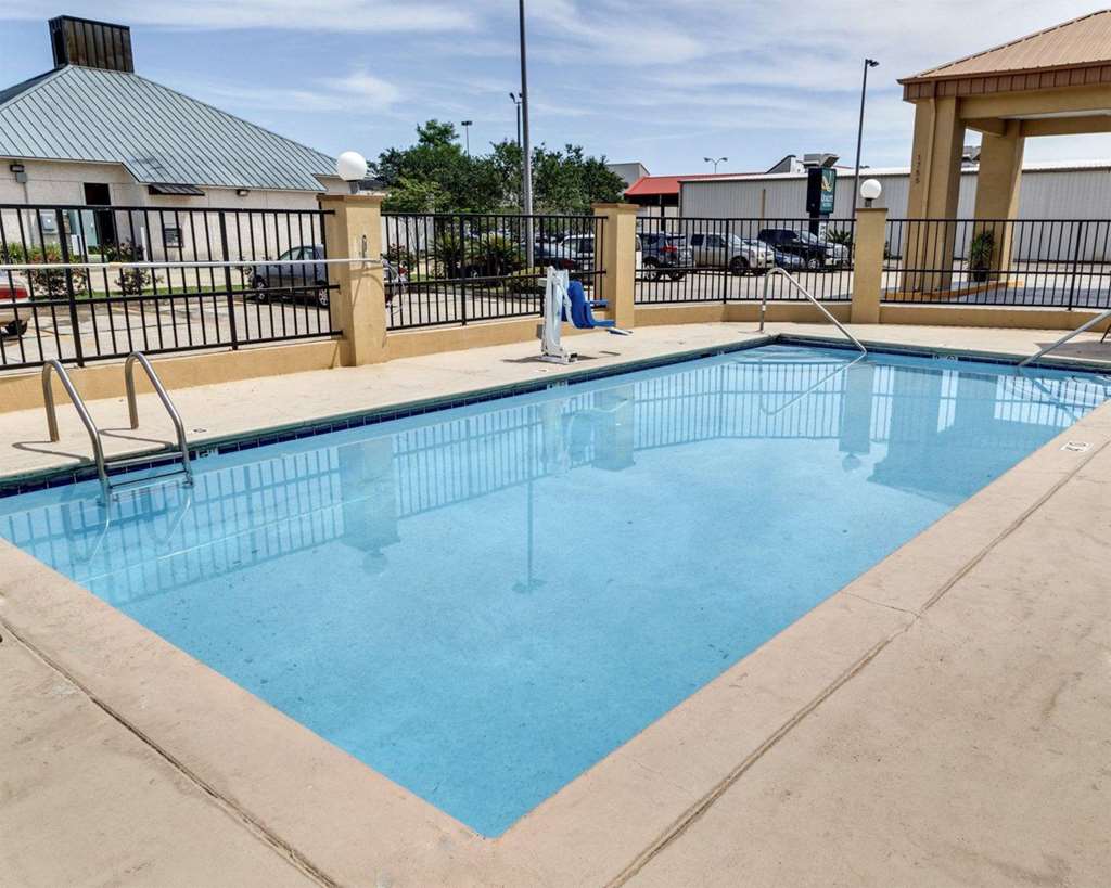 Quality Suites Baton Rouge East Denham Springs - photo 56