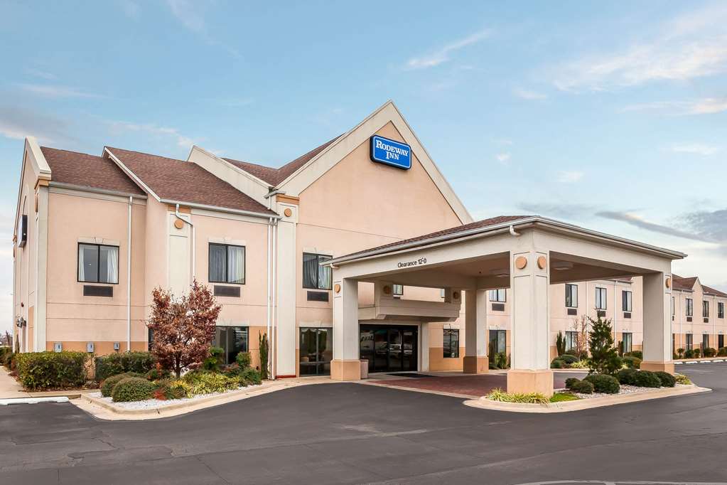Rodeway Inn — hotel in Tahlequah