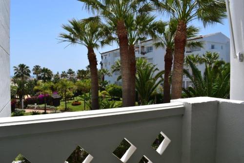 New Renovated Front Line Beach Playa Rocio Puerto Banus — Marbella