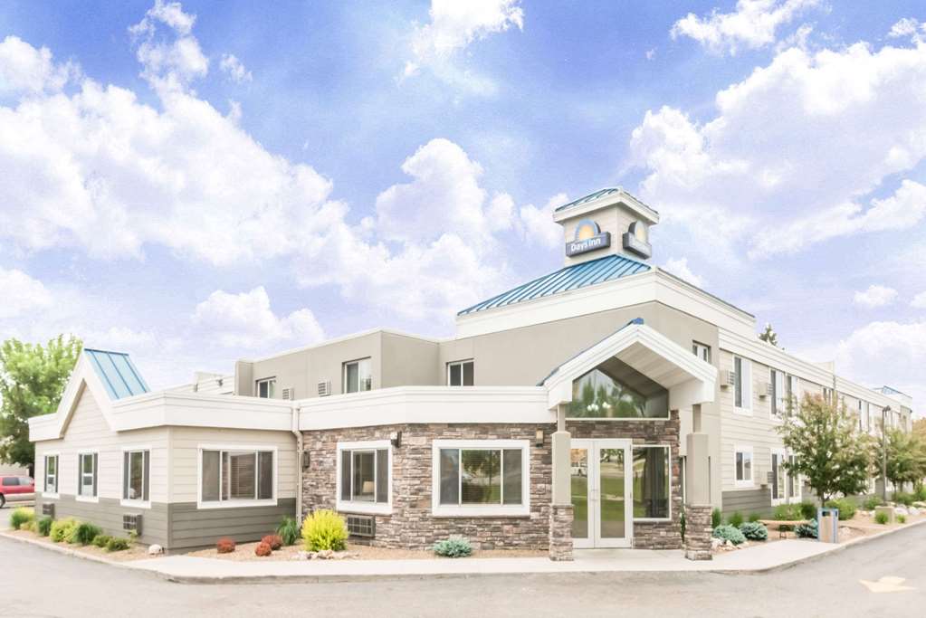 Days Inn by Wyndham Bismarck - featured photo