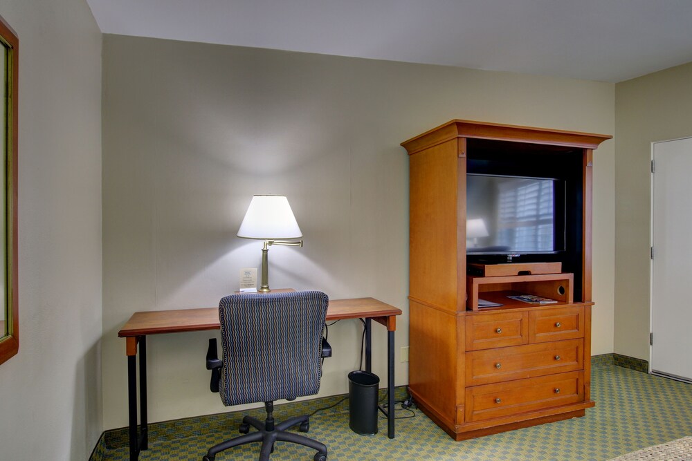 La Avenida Inn - photo 5