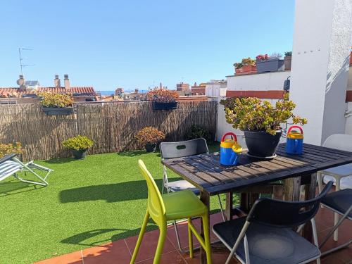 Precioso Duplex Con Terraza A 5 Minutos Playa Y 20 Minutos De Barcelona — Premia De Mar