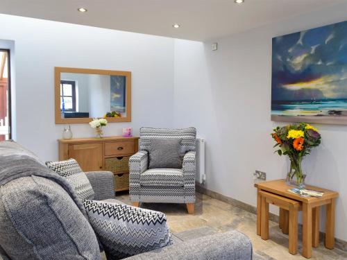 Snowdrop Cottage Uk12987 — 4-Star Luxury Hotel in Cardigan, United Kingdom
