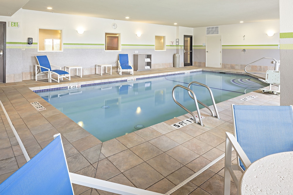 Holiday Inn Express Hotel & Suites Manchester Airport by IHG - photo 36