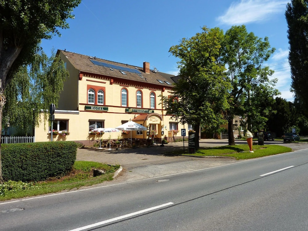 Kyffhaeuserhotel Goldene Aue — hotel in Wallhausen