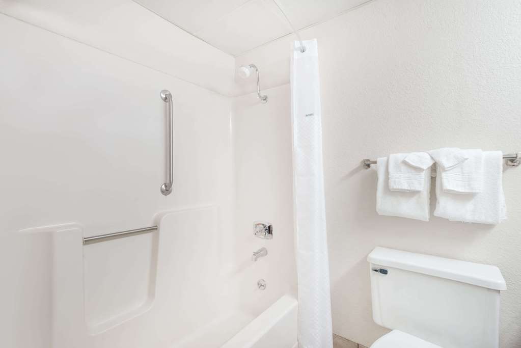 Days Inn by Wyndham Kirksville - photo 7