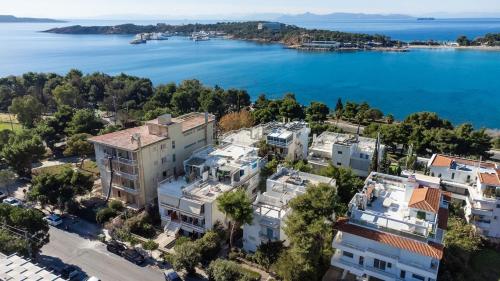 Vouliagmeni Square Resort — 4-Star Luxury Hotel in Athens, Greece