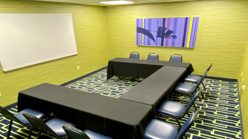 Holiday Inn Express Suites Plant City by IHG - photo 52
