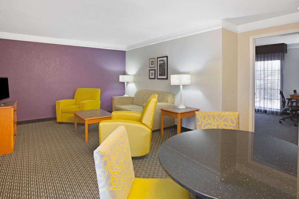 La Quinta Inn by Wyndham San Marcos - photo 51