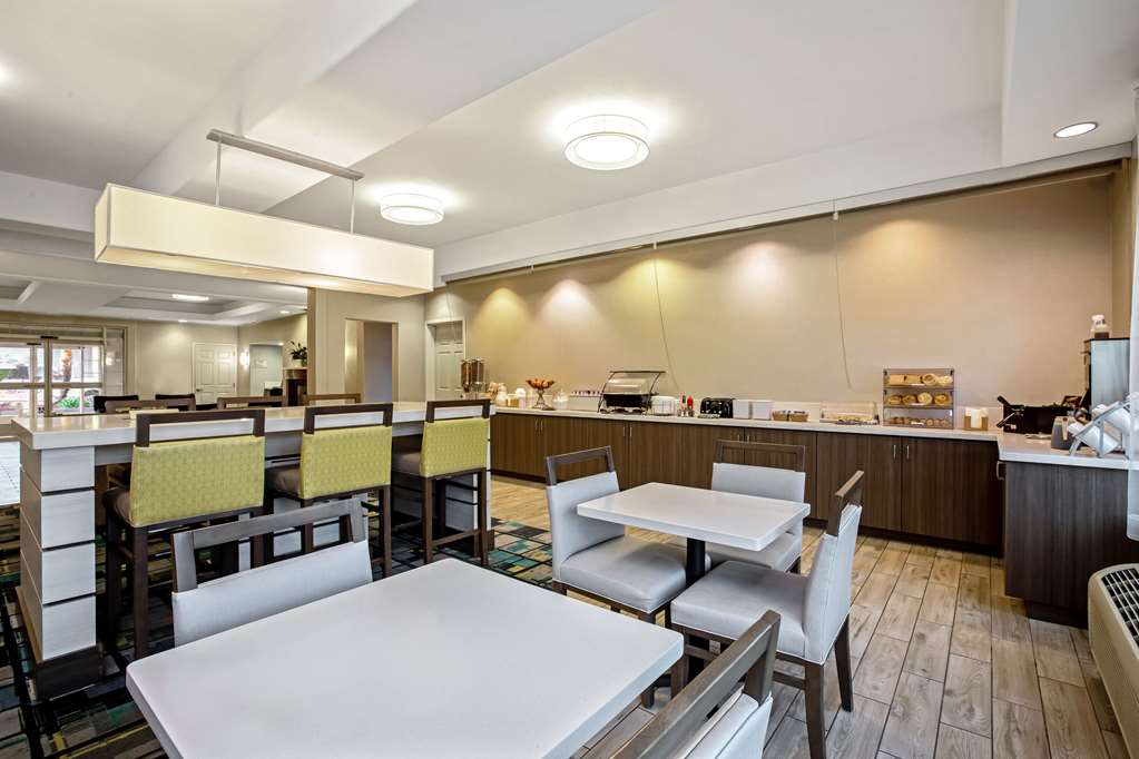 La Quinta Inn & Suites by Wyndham Manteca Ripon - photo 5
