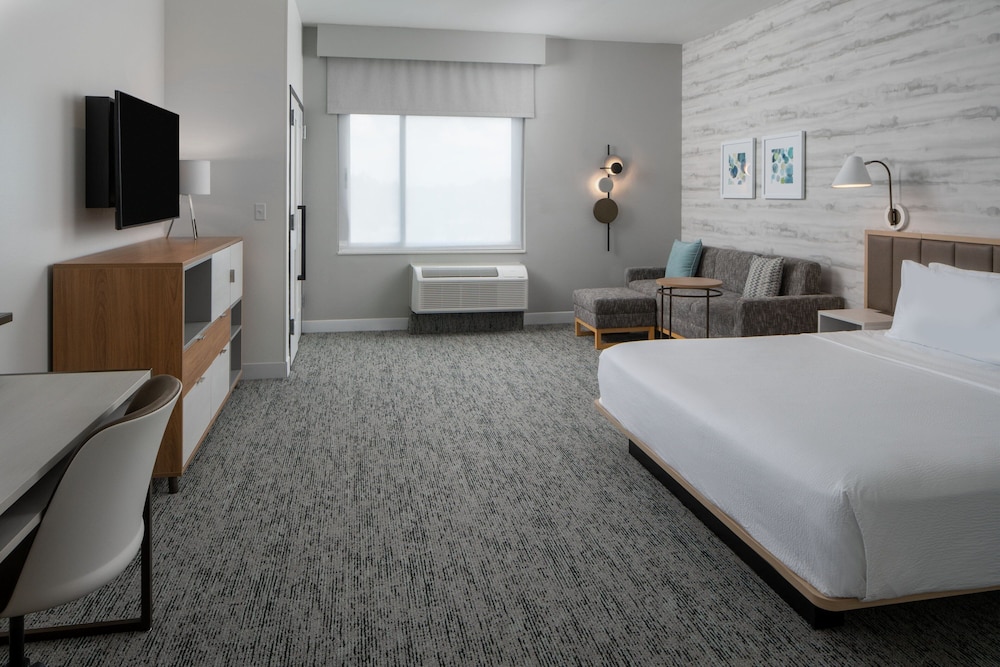 TownePlace Suites by Marriott Pensacola West I 10 - photo 5