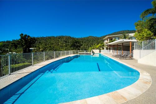 Airlie Summit Apartments — 4-Star Luxury Hotel in Airlie Beach, Australia
