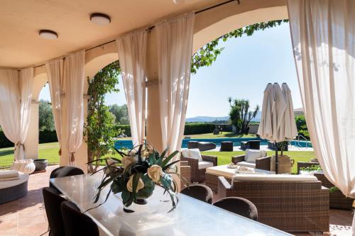 Villa Nadine — 4-Star Luxury Hotel in Olbia, Italy