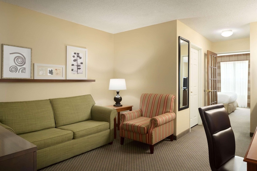 Country Inn & Suites by Radisson Grinnell IA - photo 7