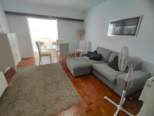Carcavelos Cozy 3 bedroom apartment in Cascais — 4-Star Luxury Hotel in Carcavelos, Portugal