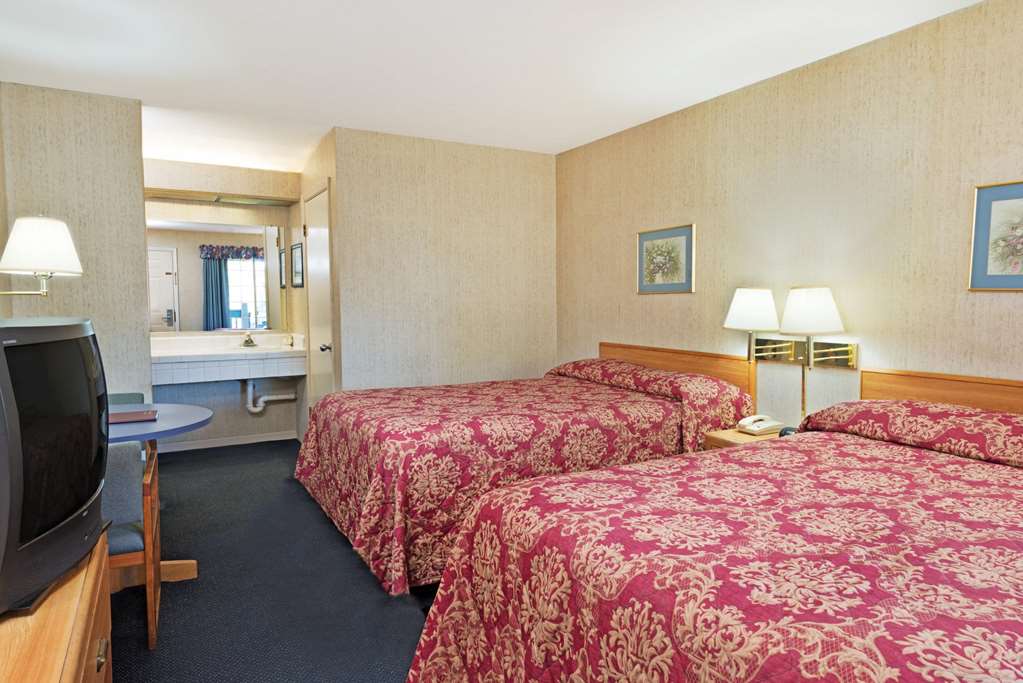 Super 8 by Wyndham Auburn - photo 9