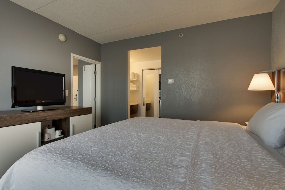 Hampton Inn & Suites Chicago Aurora - photo 7