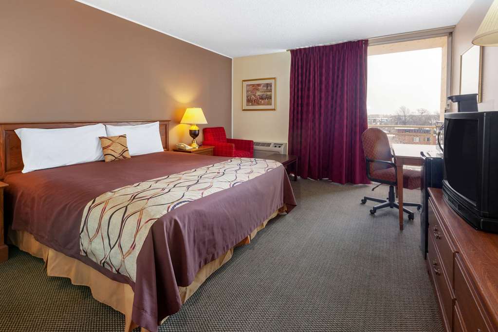 Travelodge by Wyndham Cleveland Airport - photo 18