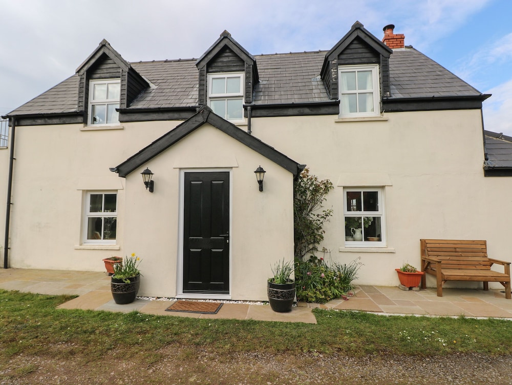 North Studdock Cottage — 4-Star Luxury Hotel in Pembroke, United Kingdom