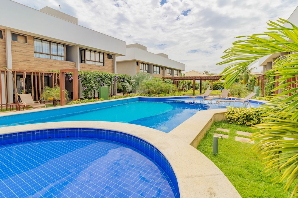 IT25 Ap 3 quartos a 50m da Praia in Camacari, Brasil