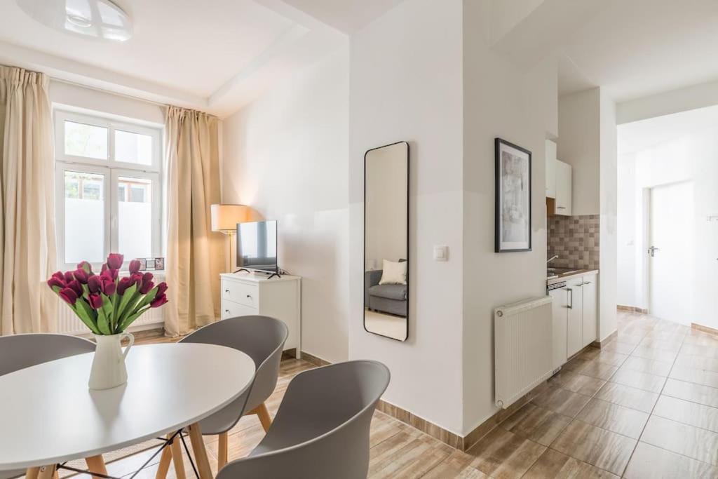 XXXl bed free parking central — 4-Star Luxury Hotel in Vienna, Austria