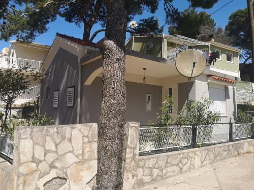 Mala Kuca Ispod Borova in Primosten, Croatia