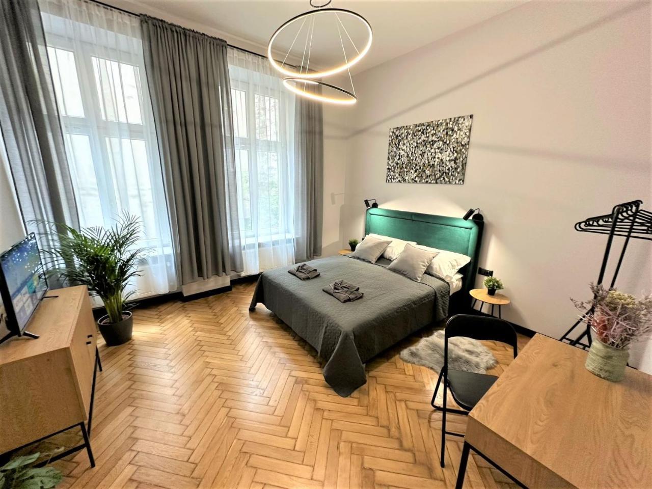 Luxury 100M2 Loft Design Apartment At Wawel Netflix — 4-Star Luxury Hotel in Krakow, Poland