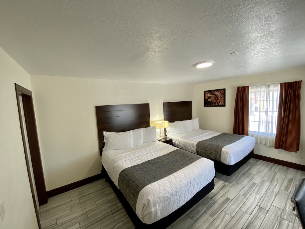 Roswell Inn - photo 12