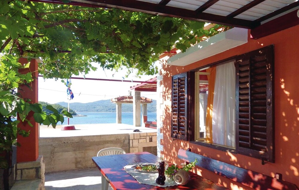 House with 2 bedrooms in Potirna with wonderful sea view and furnished garden — 4-Star Luxury Hotel in Vela Luka, Croatia