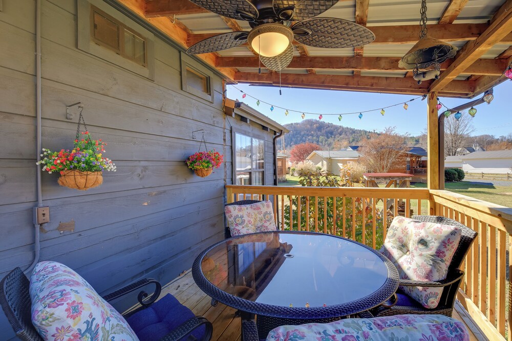 Steps To Virginia Creeper Trail Creekside Retreat — Damascus