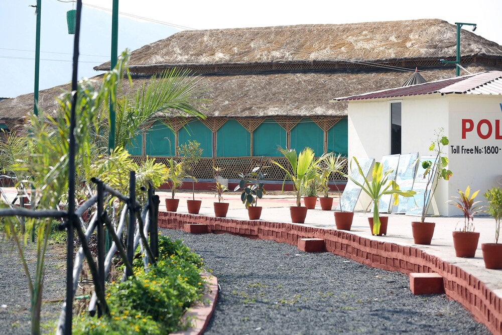 Polo Tent City & Resort — hotel in Virpur