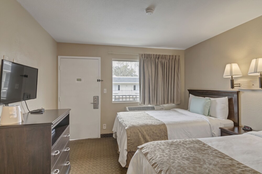 Capital O Hotel Richmond Hill Savannah area I 95 - photo 21