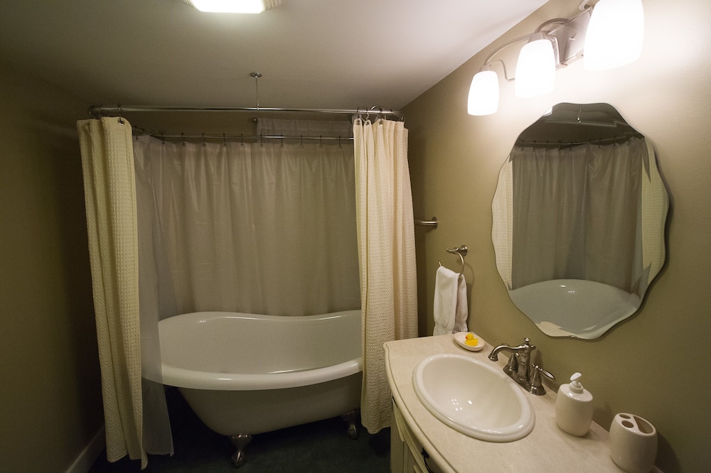 Coach Stop Inn - photo 22