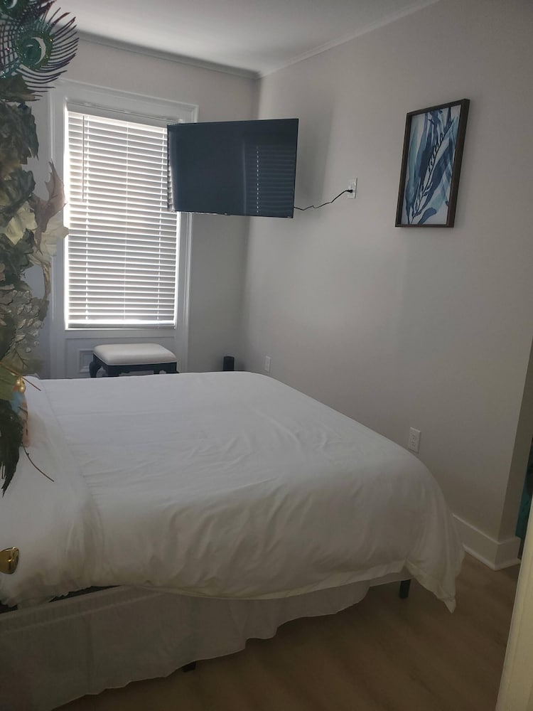 The Niantic Inn - photo 16
