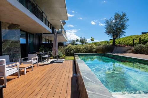 Cloud9 by LovelyStay — 4-Star Luxury Hotel in Funchal, Portugal