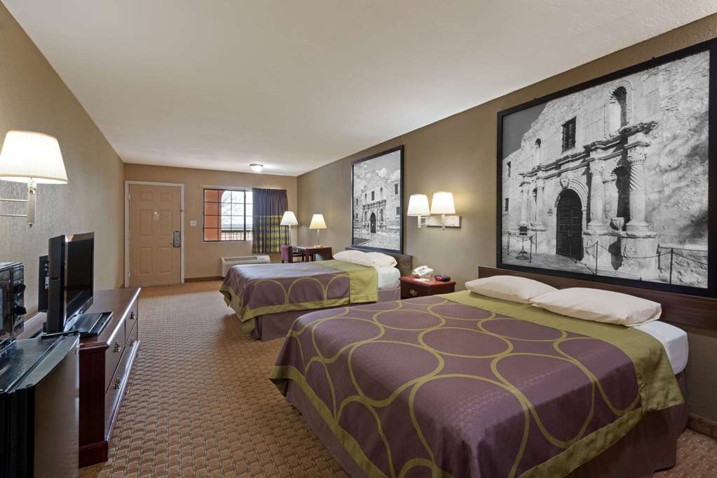 Super 8 by Wyndham San Antonio Riverwalk Area - photo 10